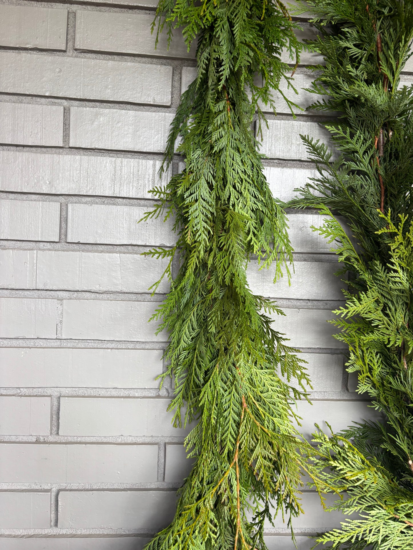 Red cedar garland